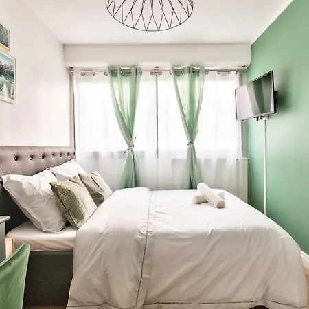 Apartment Chic And Spacious Apart With Parking