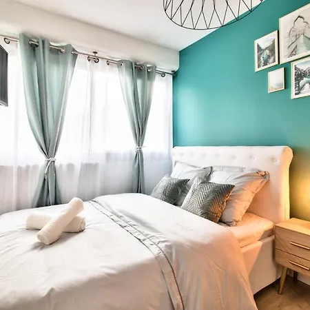 Chic And Spacious Apart With Parking *
